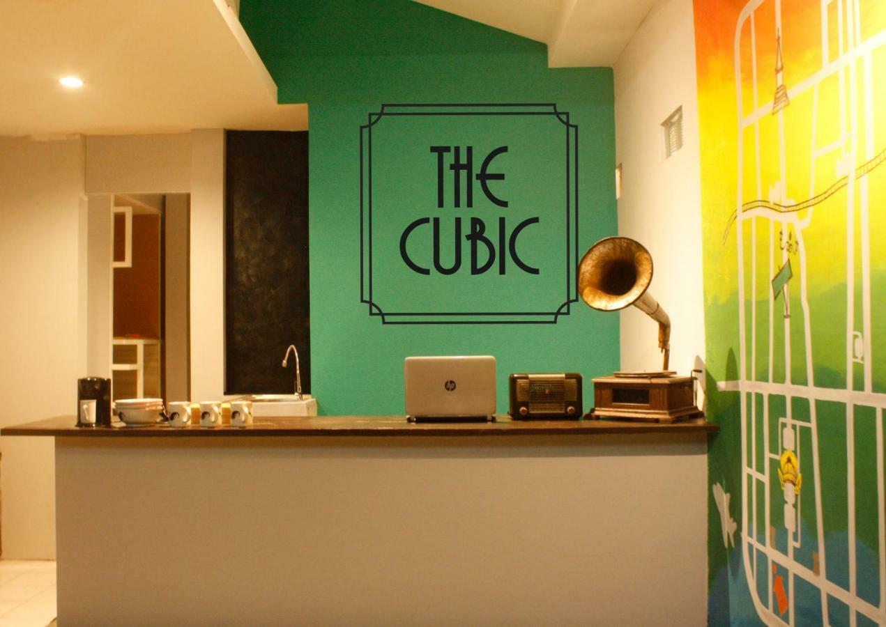 The Cubic Hostel ยอกยาการ์ตา ภายนอก รูปภาพ